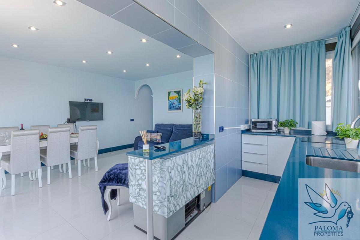 Wonderful Beachfront Apartment Benalmadena